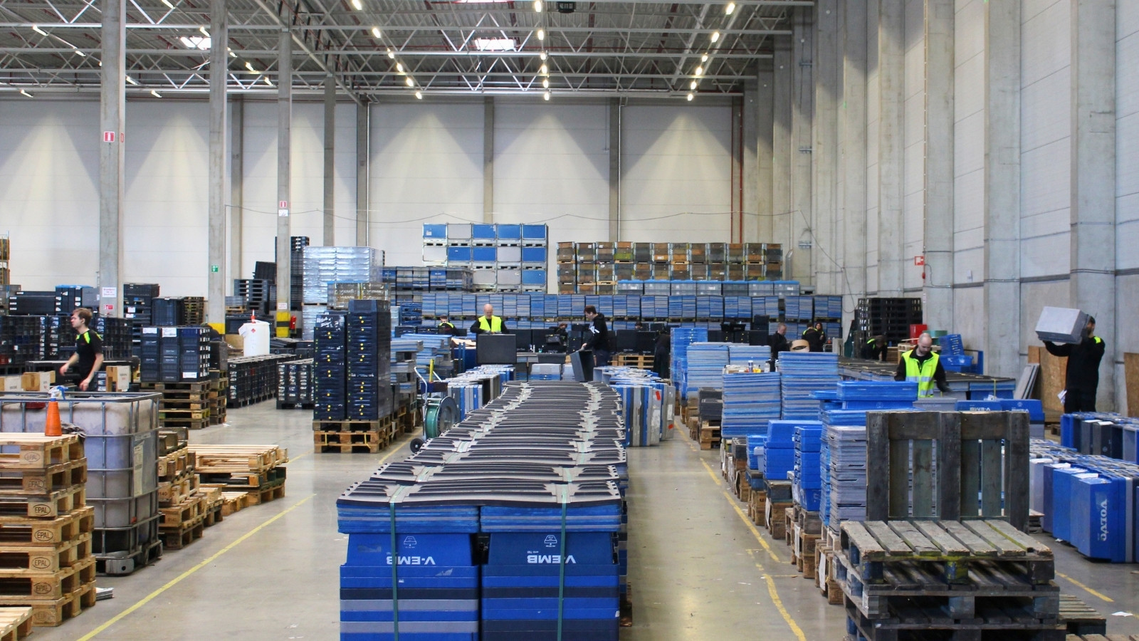 Logent and Volvo Cars extend long term partnership for packaging operations in Gothenburg